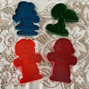 Peanuts Cookie Cutter Set of 4 Charlie Brown, Snoopy, Linus, Lucy 1970’s